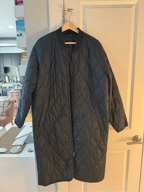 Everlane Quilted Long Coat Jacket - Black